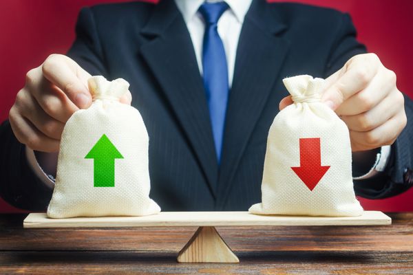 Investing in ETFs: Advantages and Disadvantages